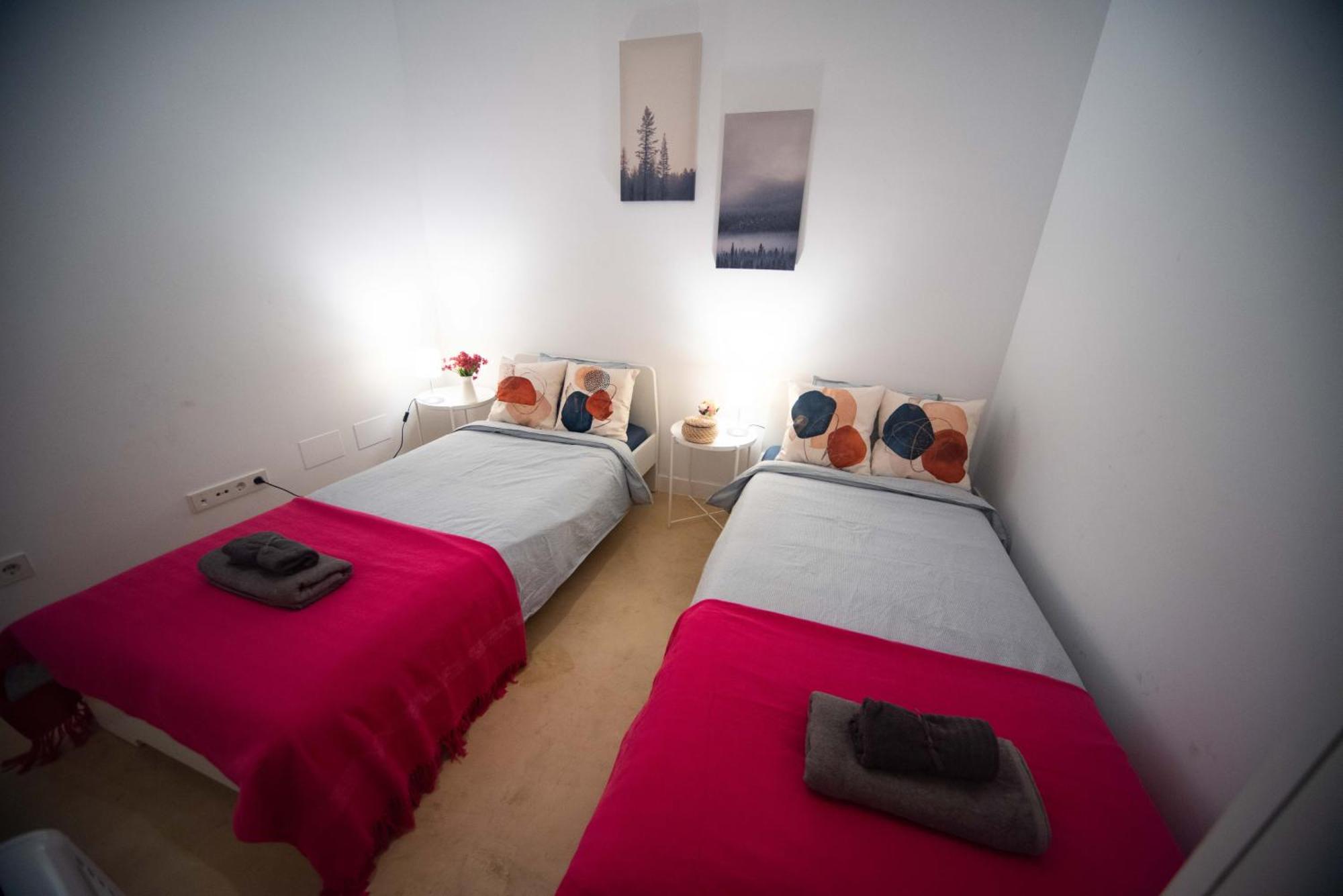 Sagrada Familia Private Rooms Barcelona Exterior photo